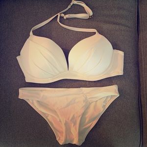 Victoria’s Secret bikini